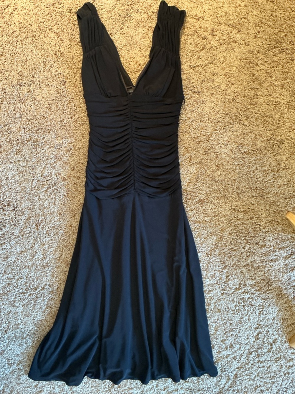 ✨Maria Bianca Nero ✨Classic Black V-Neck Ruched Midi Dress